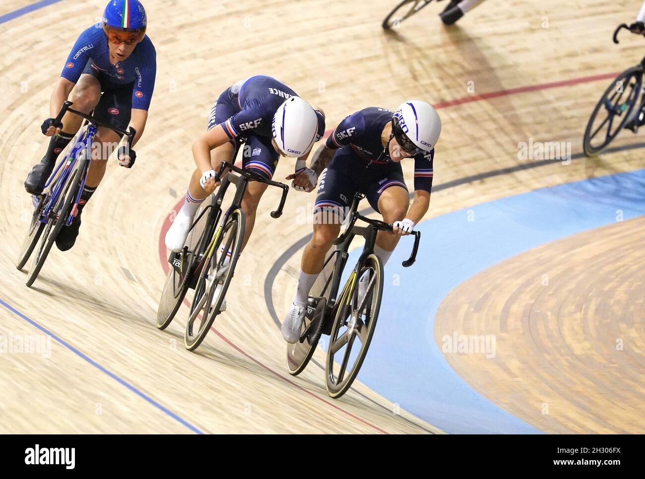 Clara COPPONI und Marie NET (FRA) Zeremonie Frauen Madison während der UCI 2021 Track World Championships am 23. Oktober 2021 im Jean Stablinksi Velodrome in Roubaix, Frankreich Credit: SCS/Soenar Chamid/AFLO/Alamy Live News Stockfoto