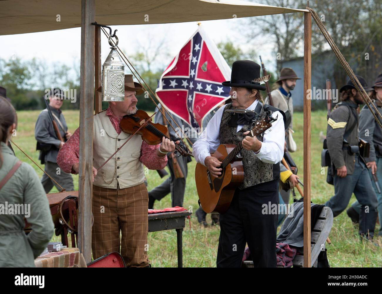 Libanon, Tennessee, USA. Okt. 2021. Eine Gruppe von Reenaktoren, die
