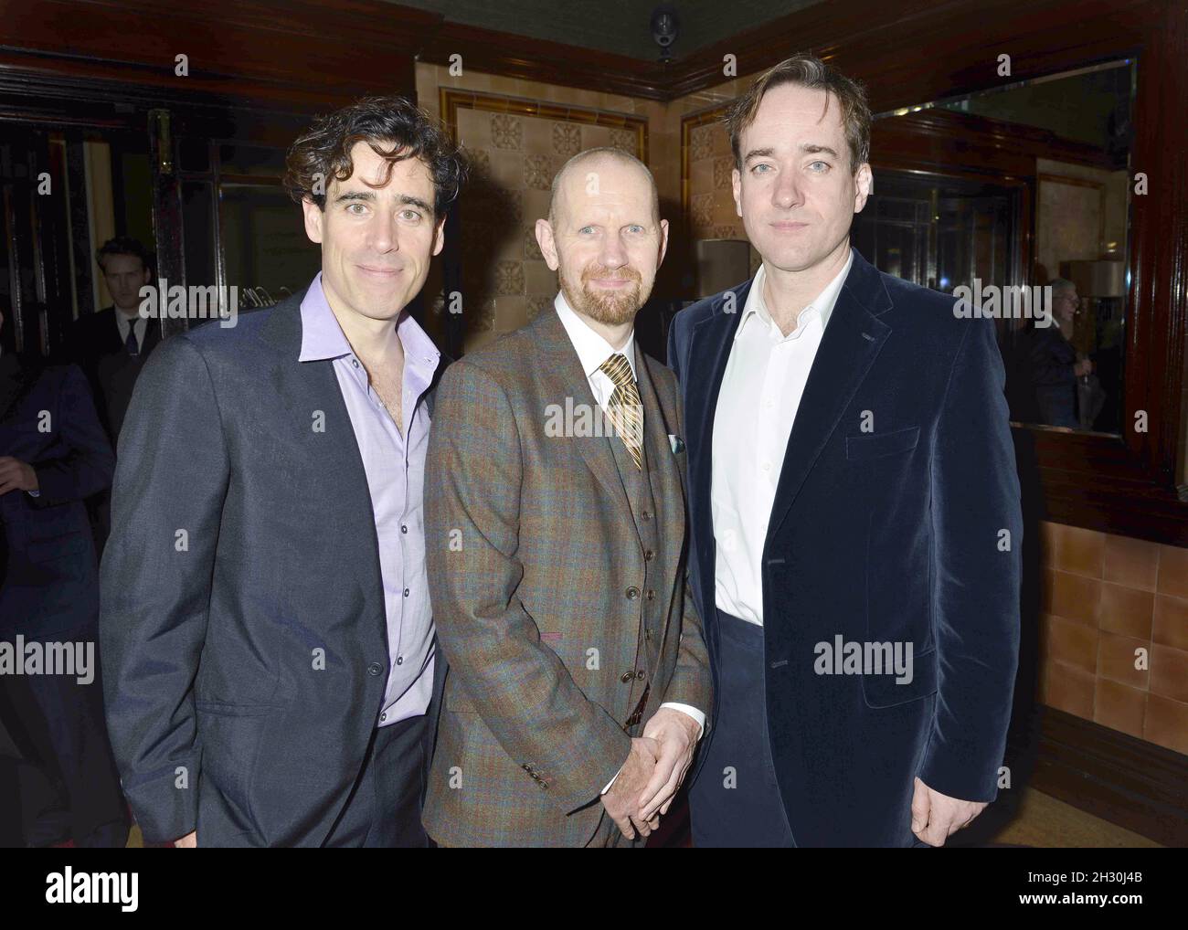 Stephen Mangan, Sean Foley (Regisseur) und Matthew MacFyden bei der Eröffnungsnacht nach einer Party von Jeeves und Wooster-perfektem Unsinn im National Liberal Club - London Stockfoto