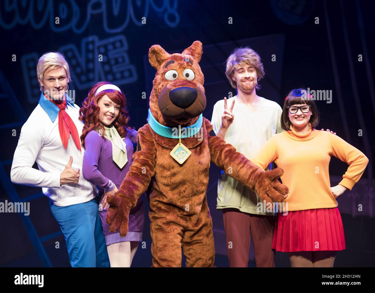 (LR) Chris Warner Drake (Fred), Charlie Bull (Daphne), Joe Goldie