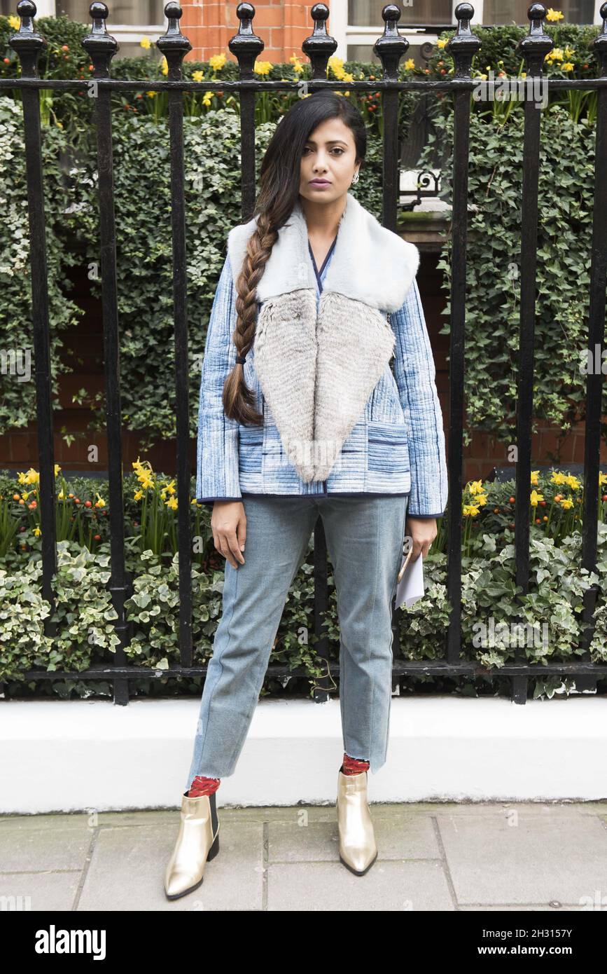 Fashionista ChiChi (The Style Tune) während der London Fashion Week Herbst/Winter 2017 in London. Bilddatum: Samstag, 18. Februar 2017. Bildnachweis sollte lauten: DavidJensen/EMPICS Entertainment Stockfoto