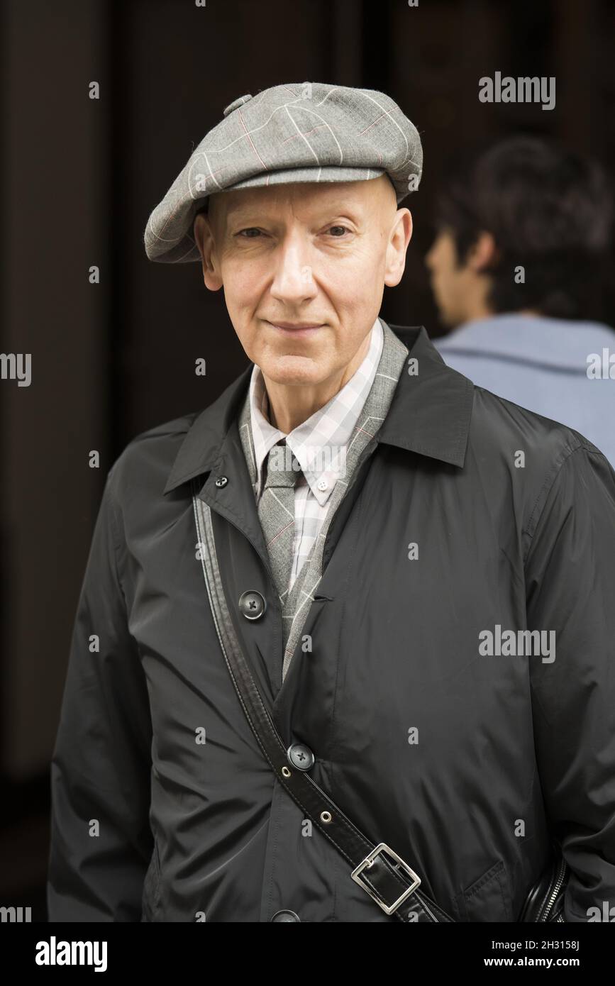 Fashionista während der London Fashion Week Herbst/Winter 2017 in London. Bilddatum: Samstag, 18. Februar 2017. Bildnachweis sollte lauten: DavidJensen/EMPICS Entertainment Stockfoto