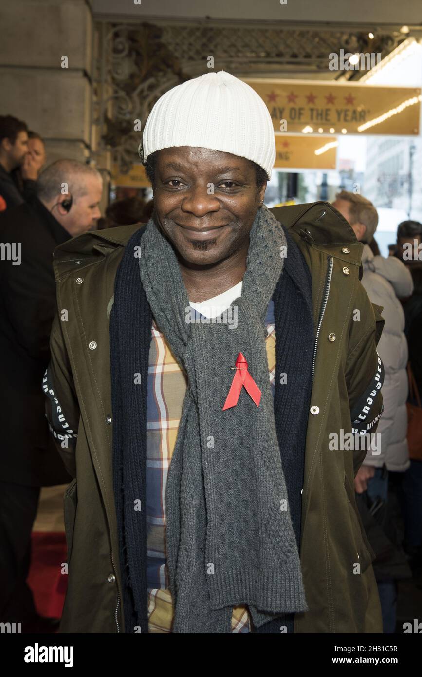 Stephen K Amos kommt bei der Vorstellung des World AIDS Day Inheritance im Noel Coward Theatre, London, an. Bilddatum: Samstag, 1. Dezember 2018. Bildnachweis sollte lauten: David Jensen/ EMPICS Entertainment Stockfoto