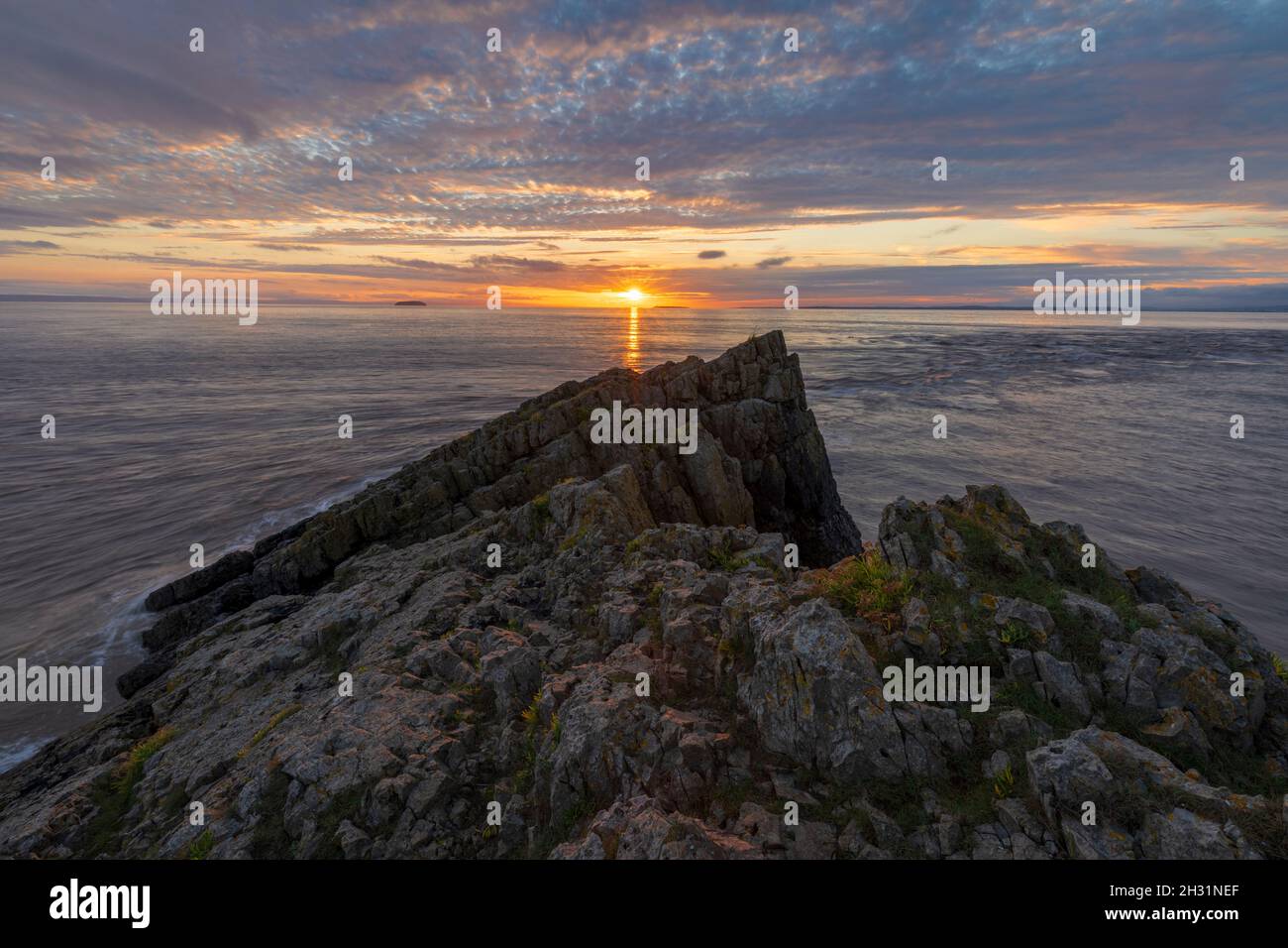 Schöner Sonnenuntergang im Oktober von Sand Point im Norden von Somerset im Südwesten Englands Stockfoto