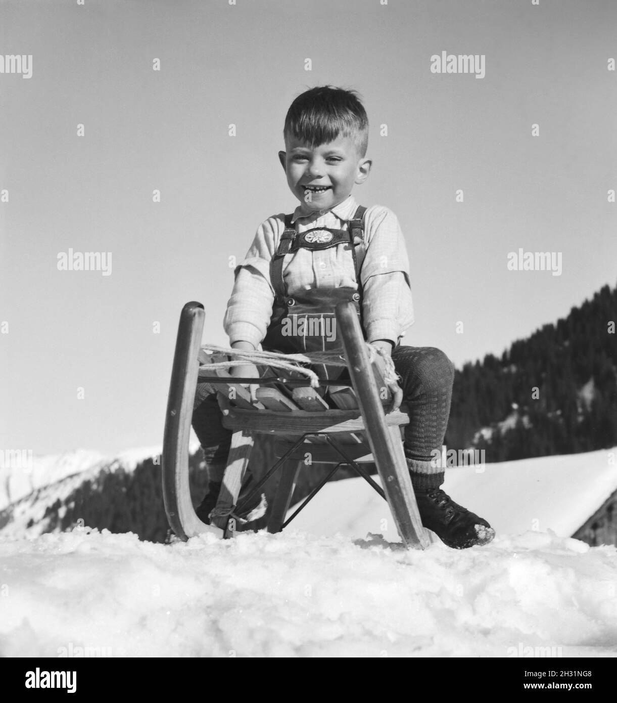 Hitler in lederhosen -Fotos und -Bildmaterial in hoher Auflösung – Alamy