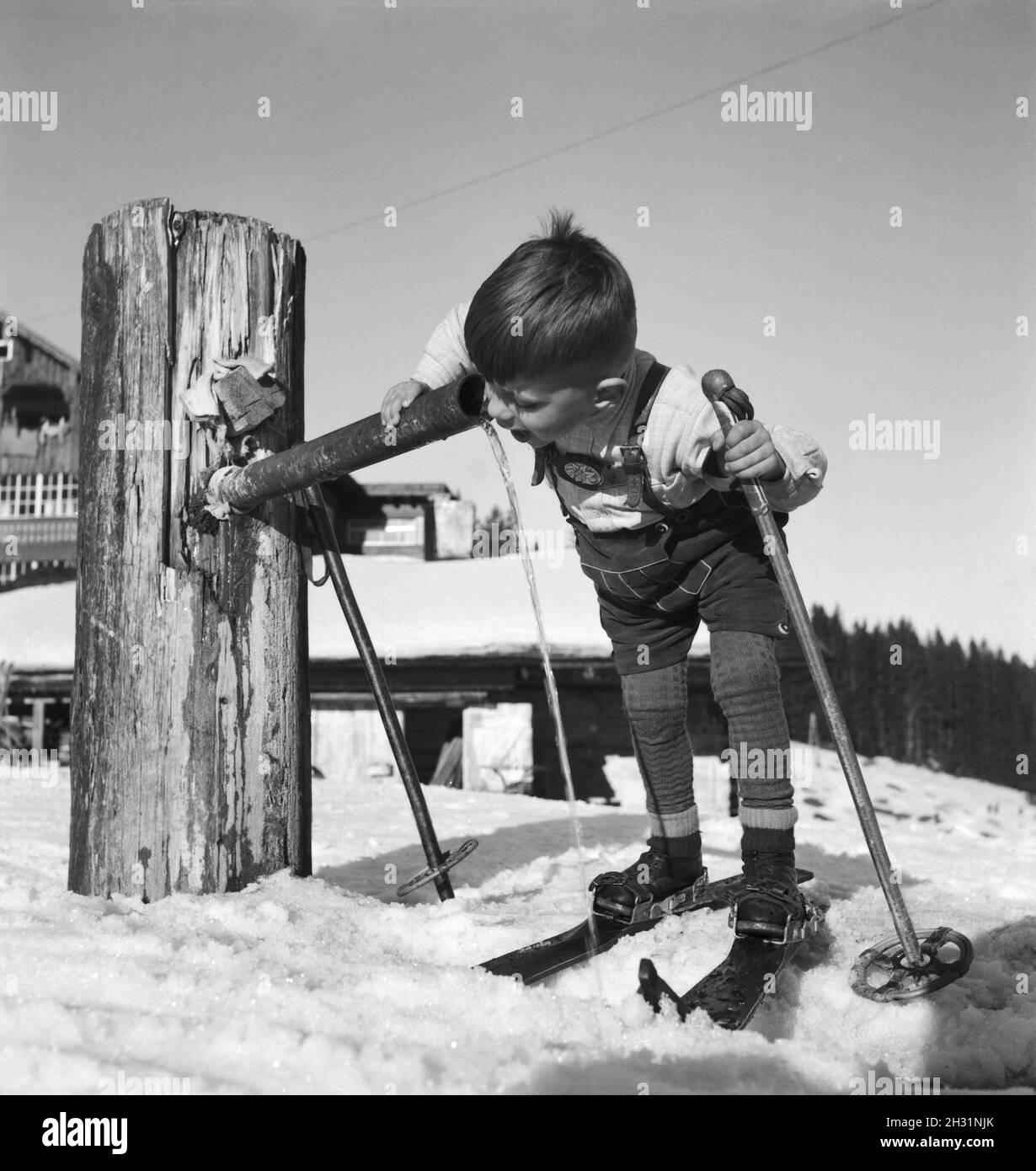 Hitler in lederhosen -Fotos und -Bildmaterial in hoher Auflösung – Alamy