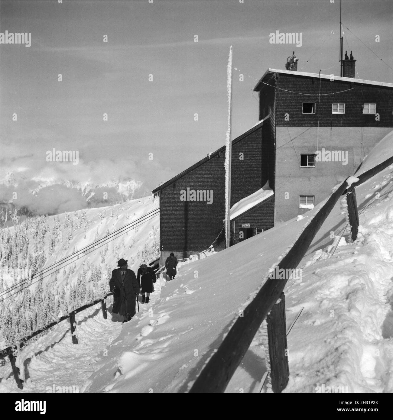 Gipfelstation, Deutschland 1930er Jahre. Haus auf einem Berg, Deutschland 1930. Stockfoto