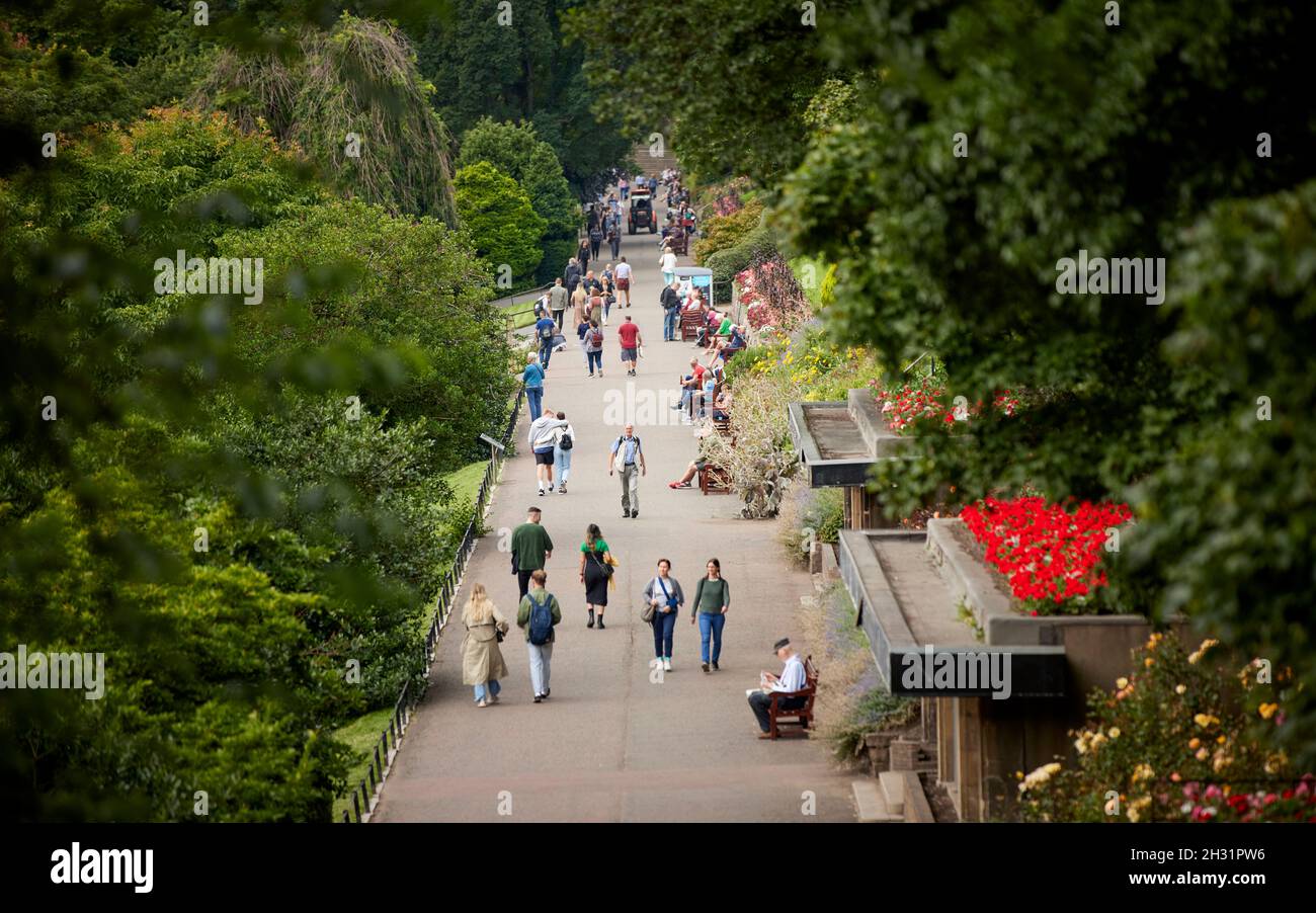 Edinburgh, Schottland, Princess Street Gardens Gehwege Stockfoto