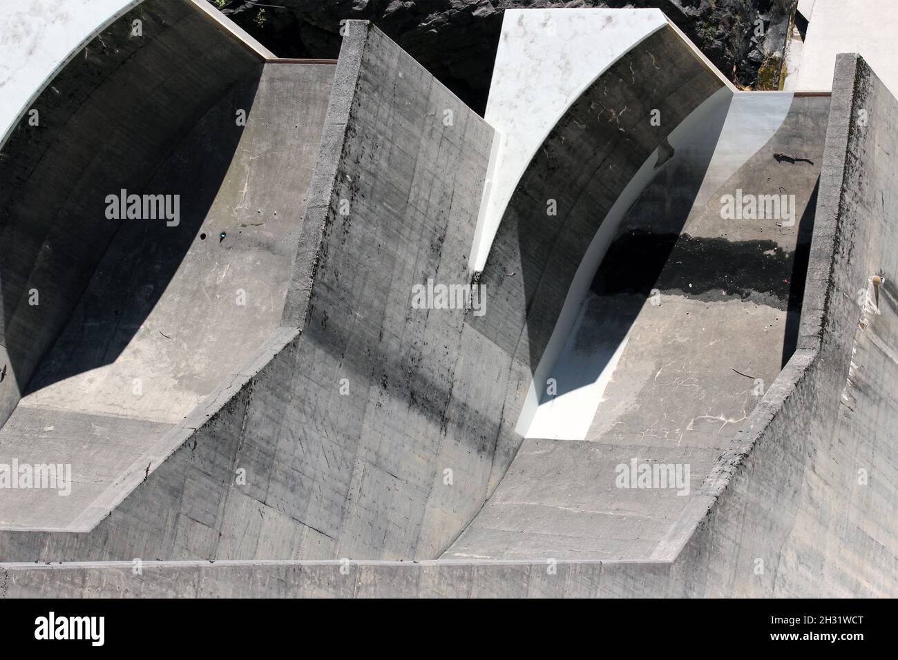 Abstrakte Architekturmuster, Schweiz, Tessin, Val Verzasca, Verzasca-Talsperre Stockfoto