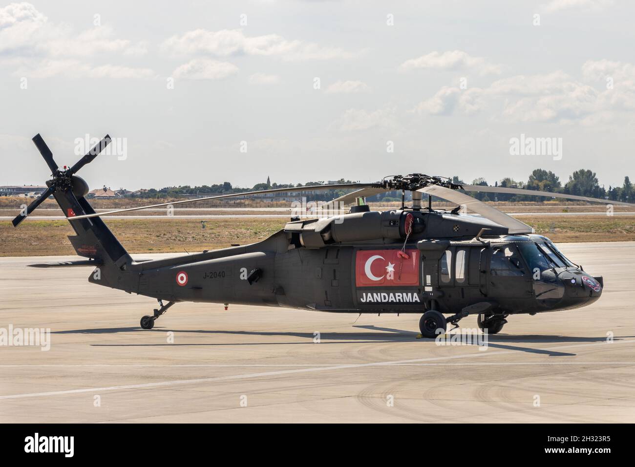 Atatürk Airport, lstanbul - Türkei - 24 2021. September: TEKNOFEST Aviation, Space and Technology Festival. Der türkische Militärhubschrauber hebt ab Stockfoto