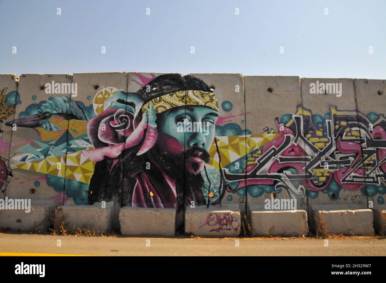 Betonplatten an der Grenze zwischen Israel und dem Libanon Grenzen Trennwand mit Graffiti in der Nähe der Siedlung Shtula auf der israelischen Seite Stockfoto