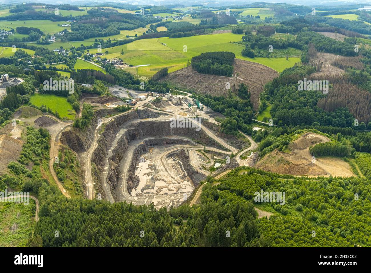 Luftaufnahme, Steinbruch Robert Schulte in Scheda, Drolshagen, Sauerland, Nordrhein-Westfalen, Deutschland, DE, Europa, Luftaufnahmen, Luftaufnahmen Stockfoto