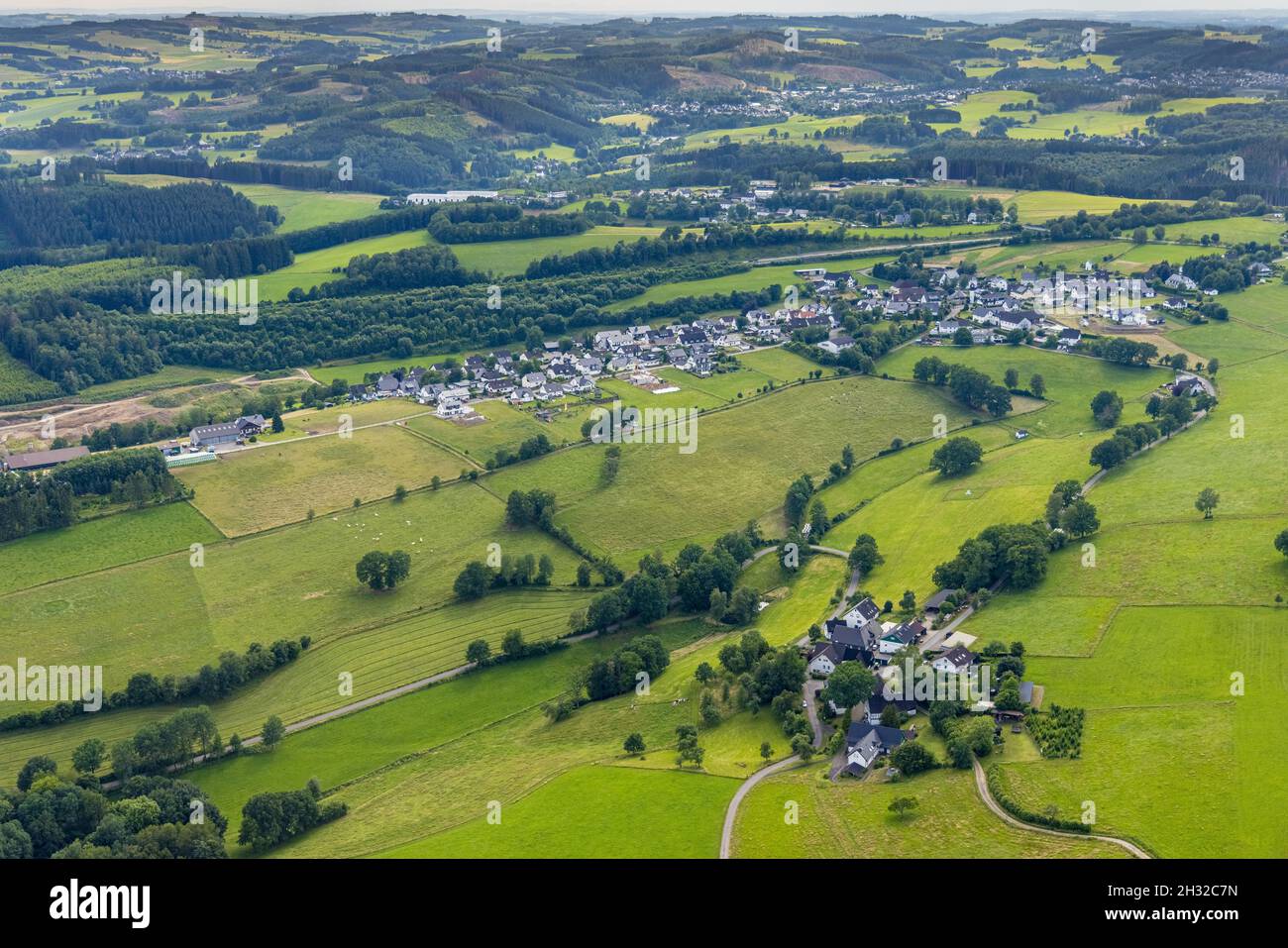 Luftaufnahme, Siedlung Alperscheid und Dorfansicht Frenkhausen, Drolshagen, Sauerland, Nordrhein-Westfalen, Deutschland, DE, Europa, Fernsicht Stockfoto