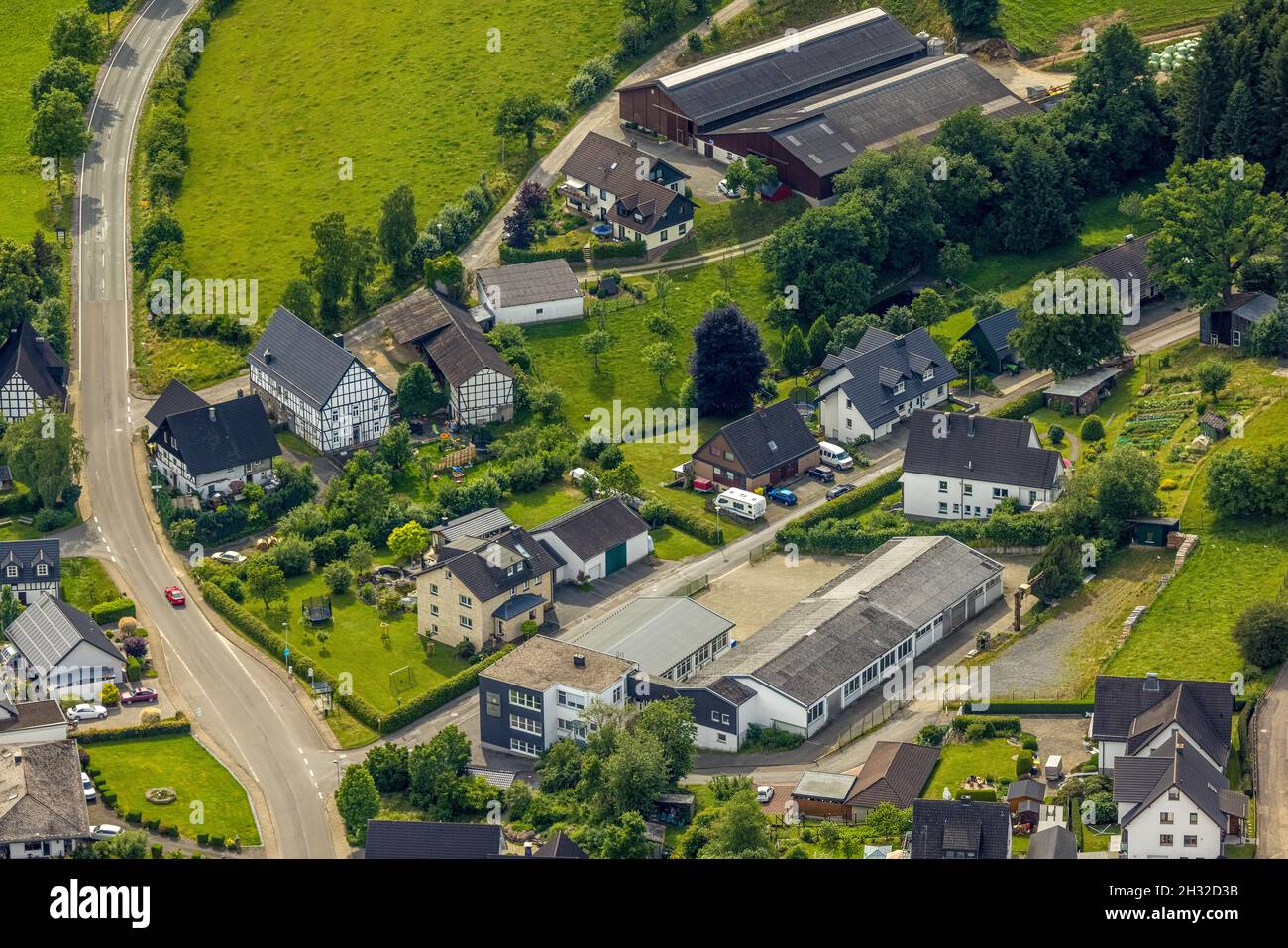 Luftbild, Betriebsgelände IPE Industrial Projects und Engineering GmbH, am Bogen, Iseringhausen, Drolshagen, Sauerland, Nordrhein-Westfalen Stockfoto