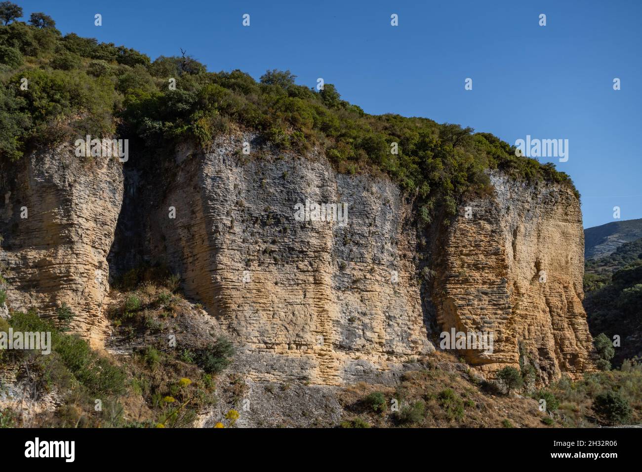canyon der Fan Rock Kletterroute verschiedene Wände zum Klettern mit Seilen und Karabinern vorbereitet , in malaga , andalusien , spanien Stockfoto