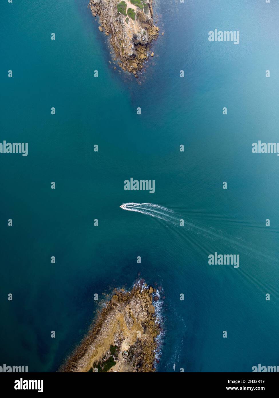 Richtung des Bootes, in die Lagune von São Martinhino do Porto Stockfoto