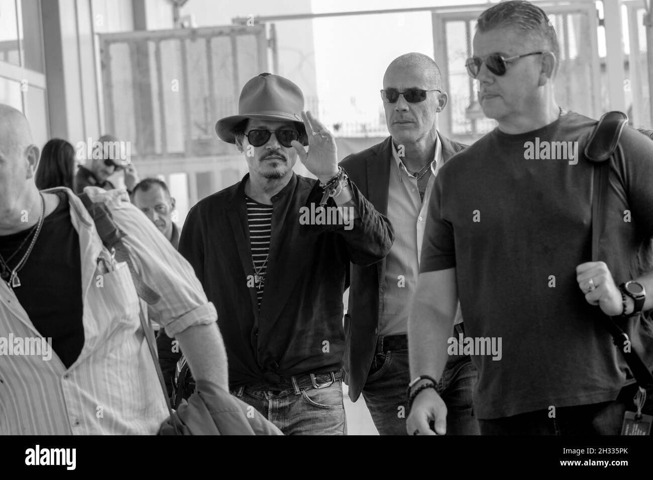 Johnny Depp verlässt den Flughafen von venedig. Stockfoto