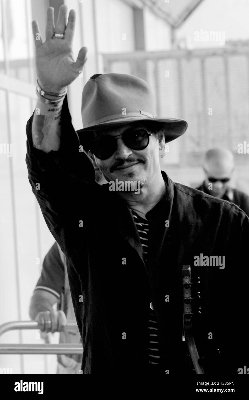 Johnny Depp verlässt den Flughafen von venedig. Stockfoto