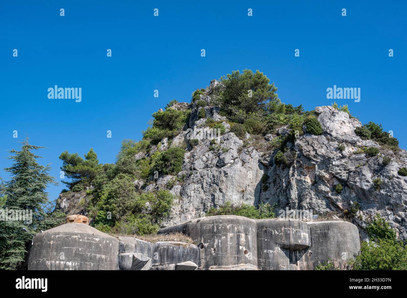 Der Bunker der Festung in Saint-Agnès war Teil der Maginot-Linie im Zweiten Weltkrieg Stockfoto