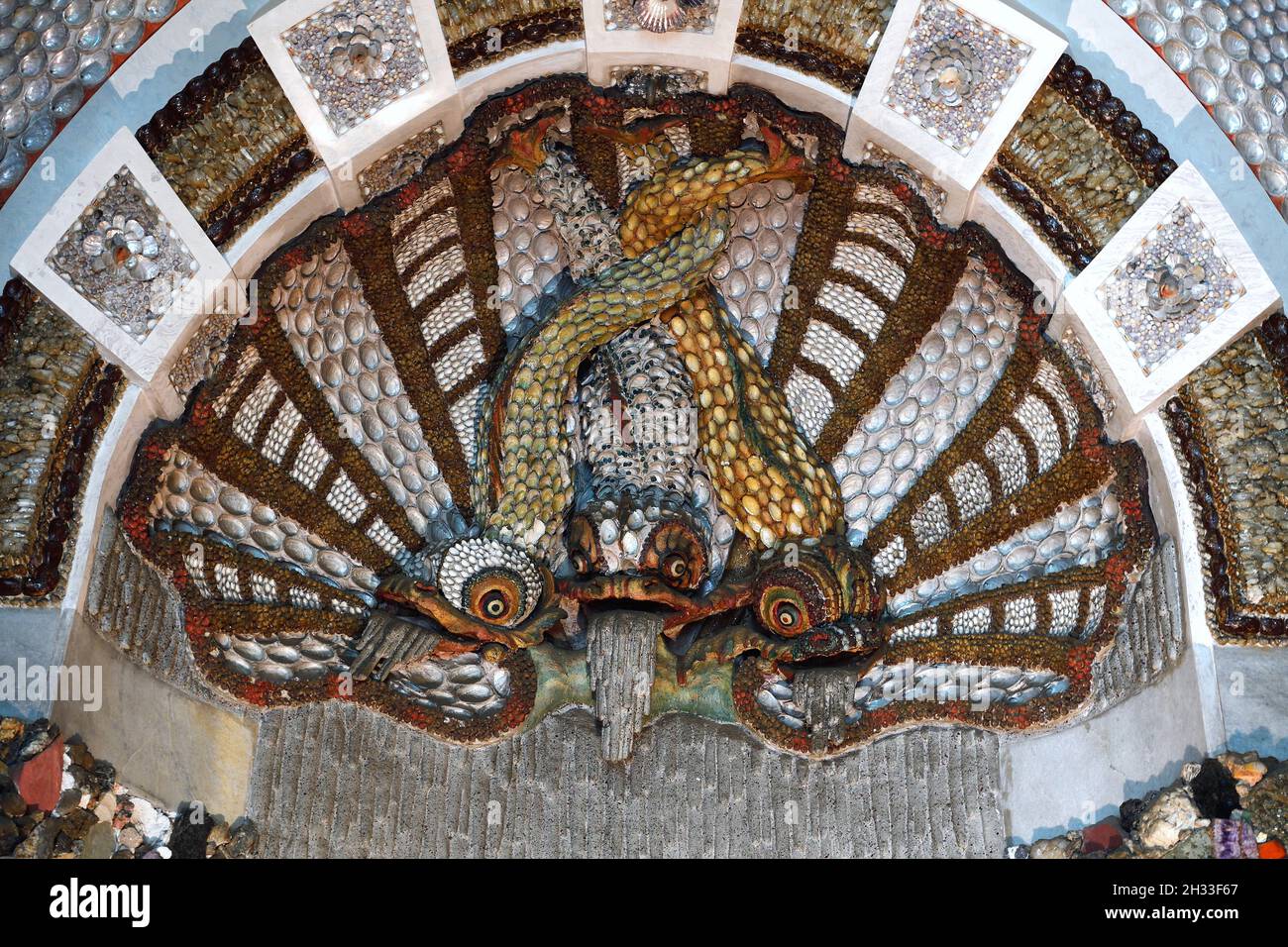 Grottensaal , Wanddetail mit Muschelschalen und Schneckenhäusern, Neues Palais, Park Sanssouci, Potsdam, Brandenburg, Deutschland Stockfoto