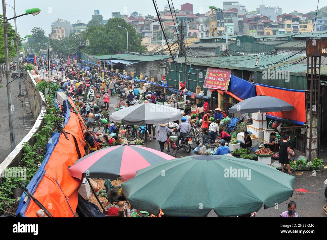 Long Bien lokaler Markt Stockfoto