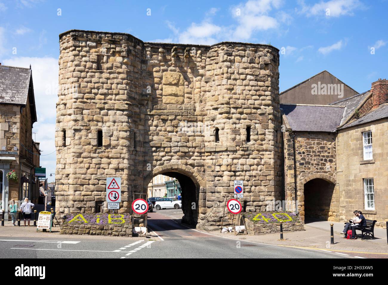 The Hotspur Tower oder Bondgate Tower BONDGATE WITHIN oder BONDGATE WITHOUT Alnwick Northumberland Northumbria England GB Europa Stockfoto
