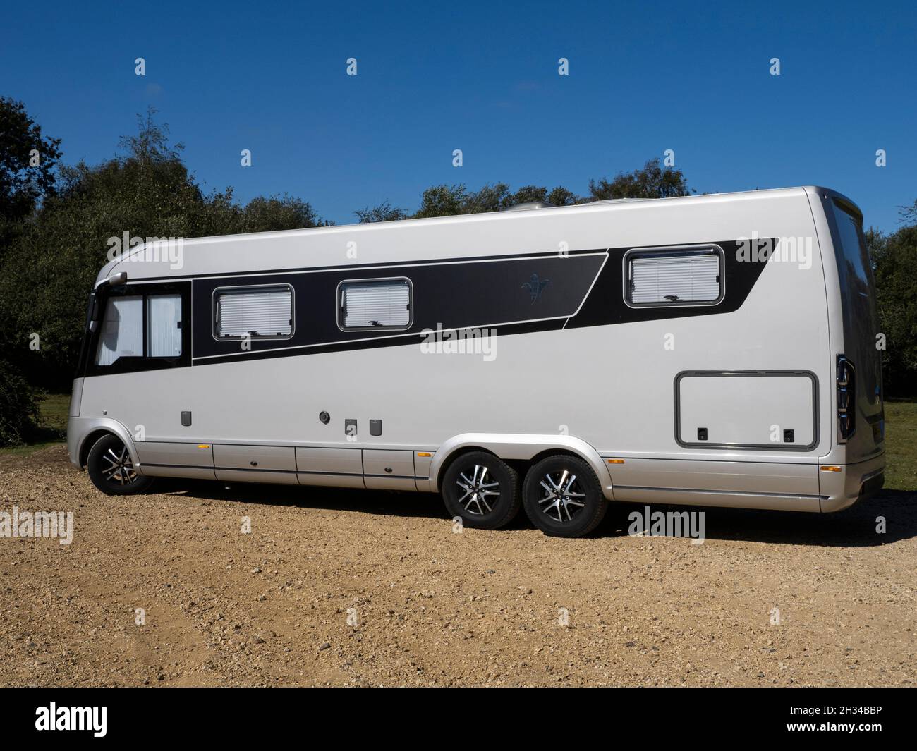 Ein Klasse-Wohnmobilpark in einem Parkplatz im New Forest, Hampshire, Großbritannien Stockfoto