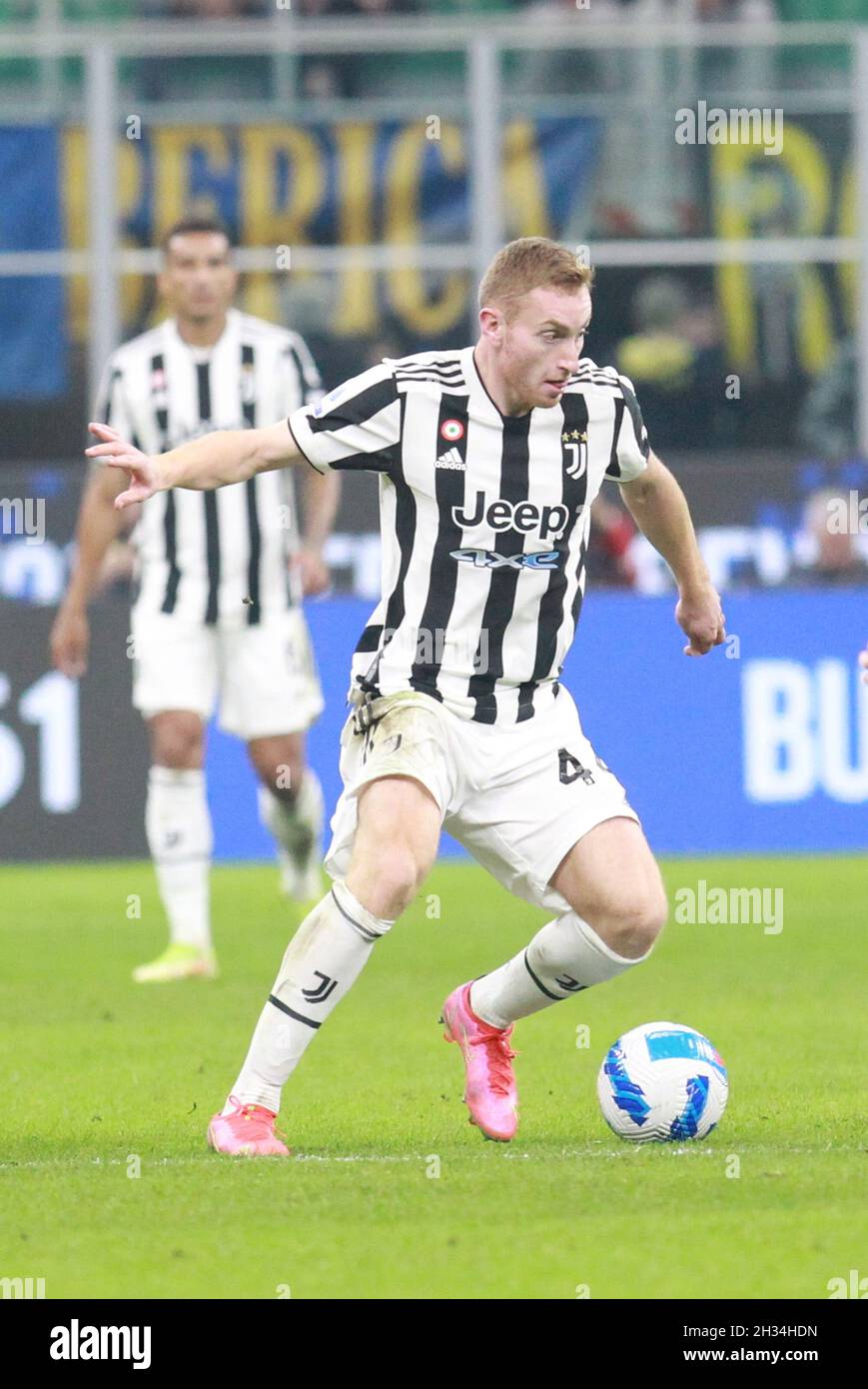 MAILAND ITALIEN- Oktober 24 Stadio G Meazza Dejan Kulusevski in Aktion während der Serie Ein Spiel zwischen FC Inter und FC Juventus im Stadio G. Meazza am 24. Oktober 2021 in Mailand, Italien. Stockfoto