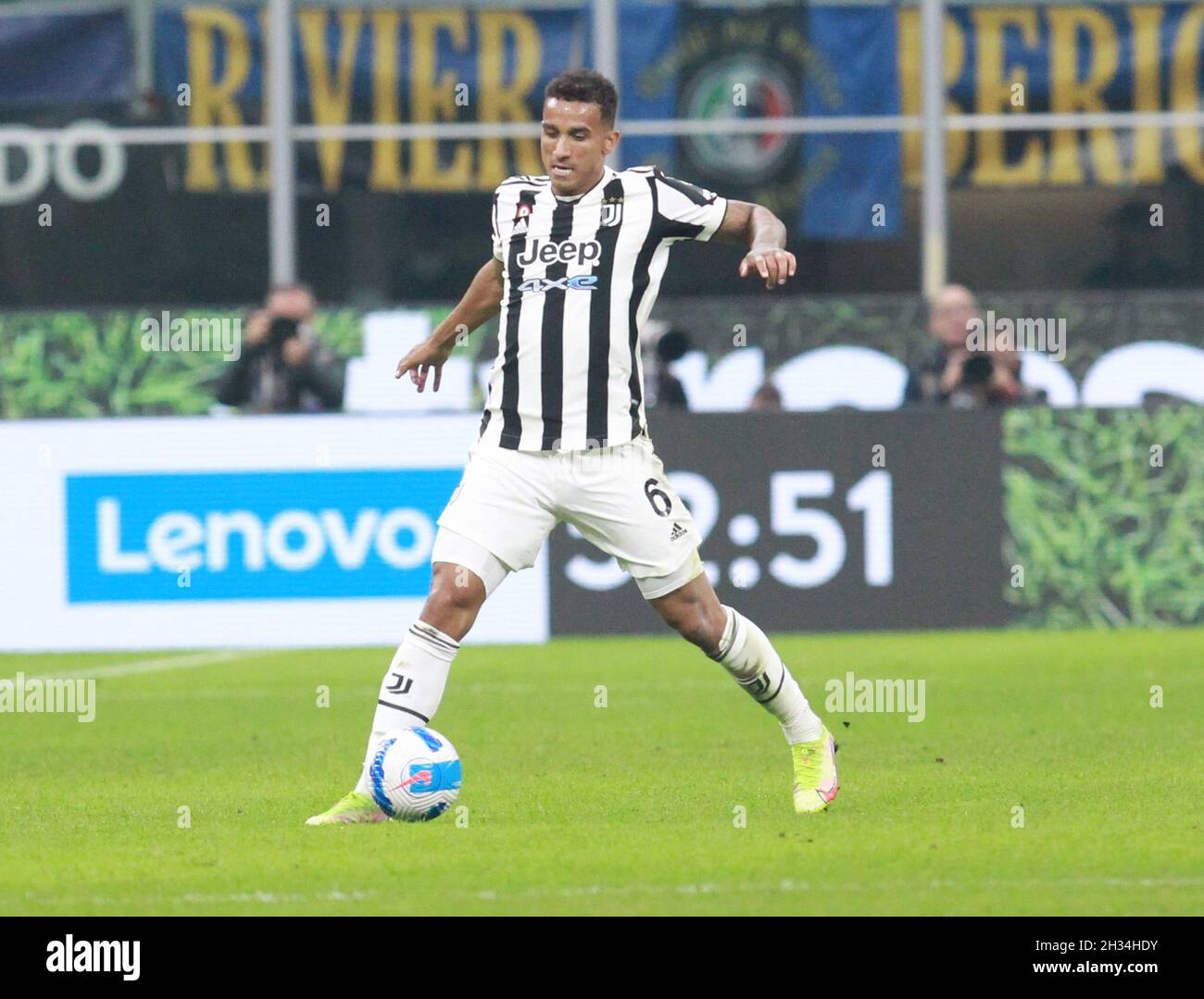 MAILAND ITALIEN- Oktober 24 Stadio G Meazza Danilo Luiz Da Silva während der Serie Ein Spiel zwischen FC Inter und FC Juventus im Stadio G. Meazza am 24. Oktober 2021 in Mailand, Italien. Stockfoto