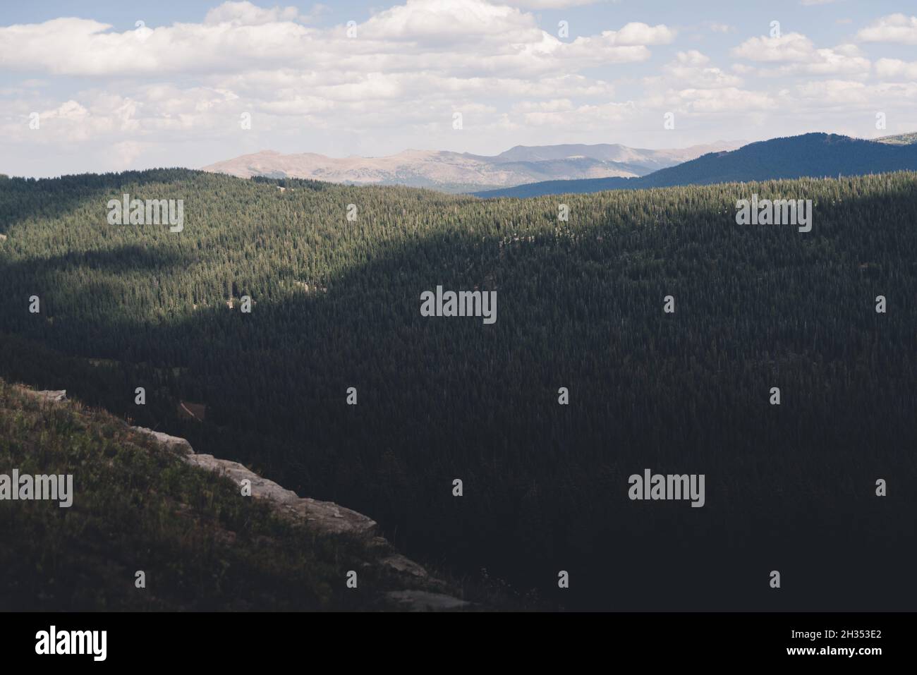 Sommer Landschaftsansicht auf Vail Mountain in Colorado. Stockfoto