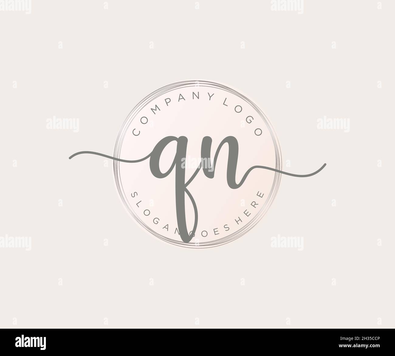 Feminines QN-Logo. Verwendbar für Natur, Salon, Spa, Kosmetik und Beauty Logos. Flaches Vektor-Logo-Design-Template-Element. Stock Vektor