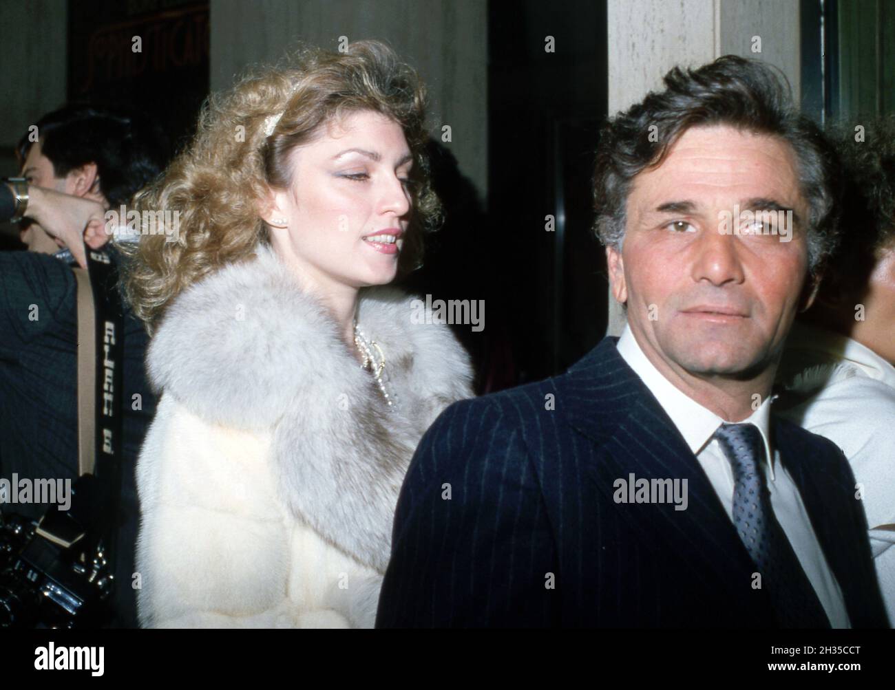 Peter Falk und Shera Danese um die 1980er Jahre Credit: Ralph Dominguez/MediaPunch Stockfoto