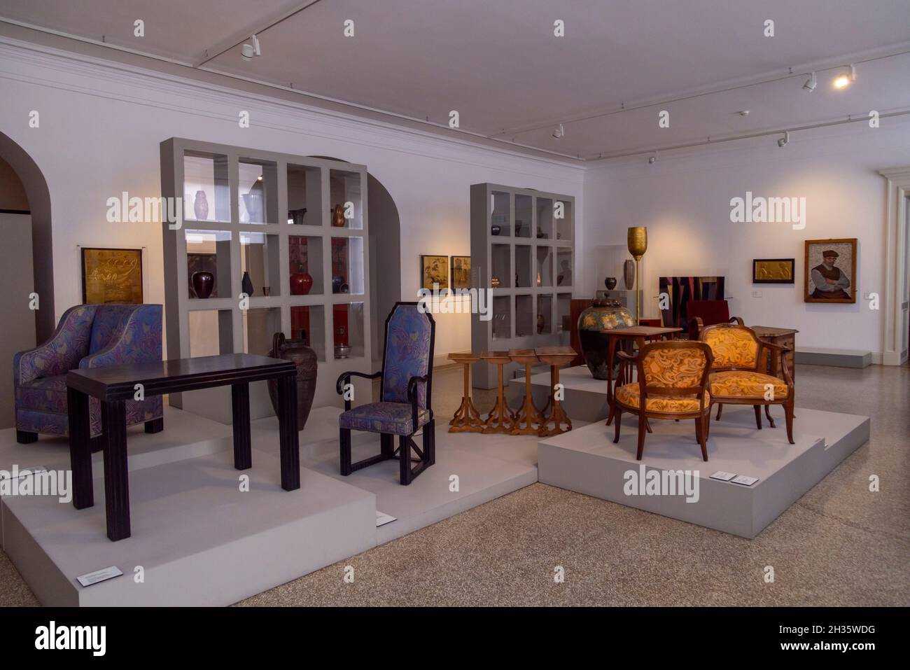 Ausstellung von Jugendstil- und Art déco-Möbeln, Musée d’Art et d’Histoire (Museum für Kunst und Geschichte), Genf, Schweiz Stockfoto