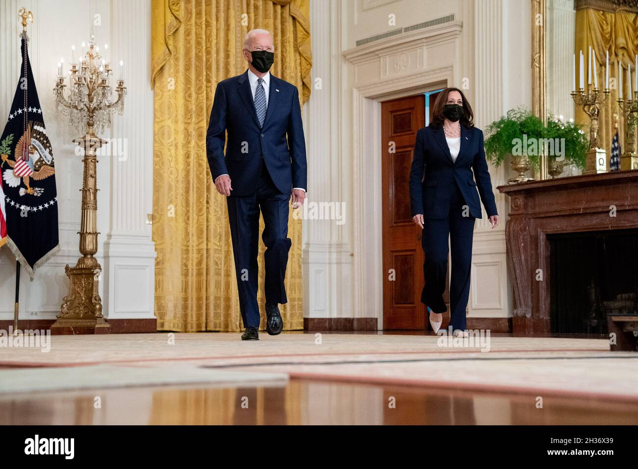 WASHINGTON DC, USA - 10. August 2021 - US-Präsident Joe Biden und Vizepräsident Kamala Harris kommen zusammen, um eine Stellungnahme zum Tod der beiden Parteien zu halten Stockfoto