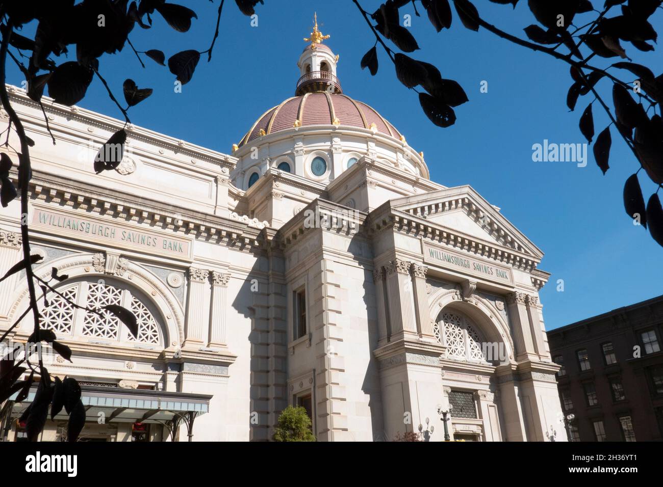 Das Äußere der Williamsburg Savings Bank in Downtown, Brooklyn, New York. Stockfoto