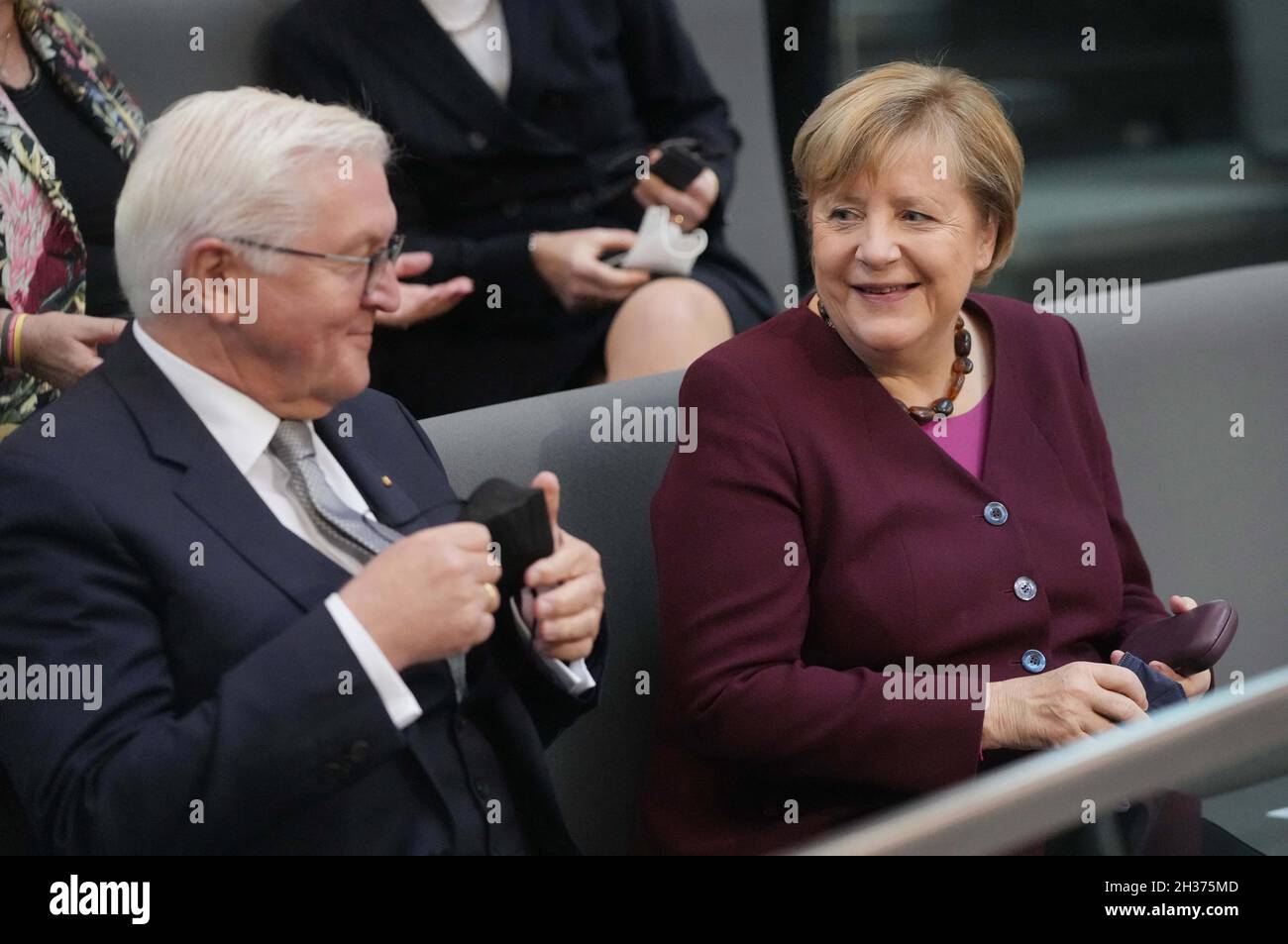 26. Oktober 2021, Berlin: Bundeskanzlerin Angela Merkel (CDU) und Bundespräsident Frank-Walter Steinmeier beobachten die konstituierende Sitzung des neuen Bundestages. Foto von Kay Nietfeld/DPA/ABACAPRESS.COM Stockfoto