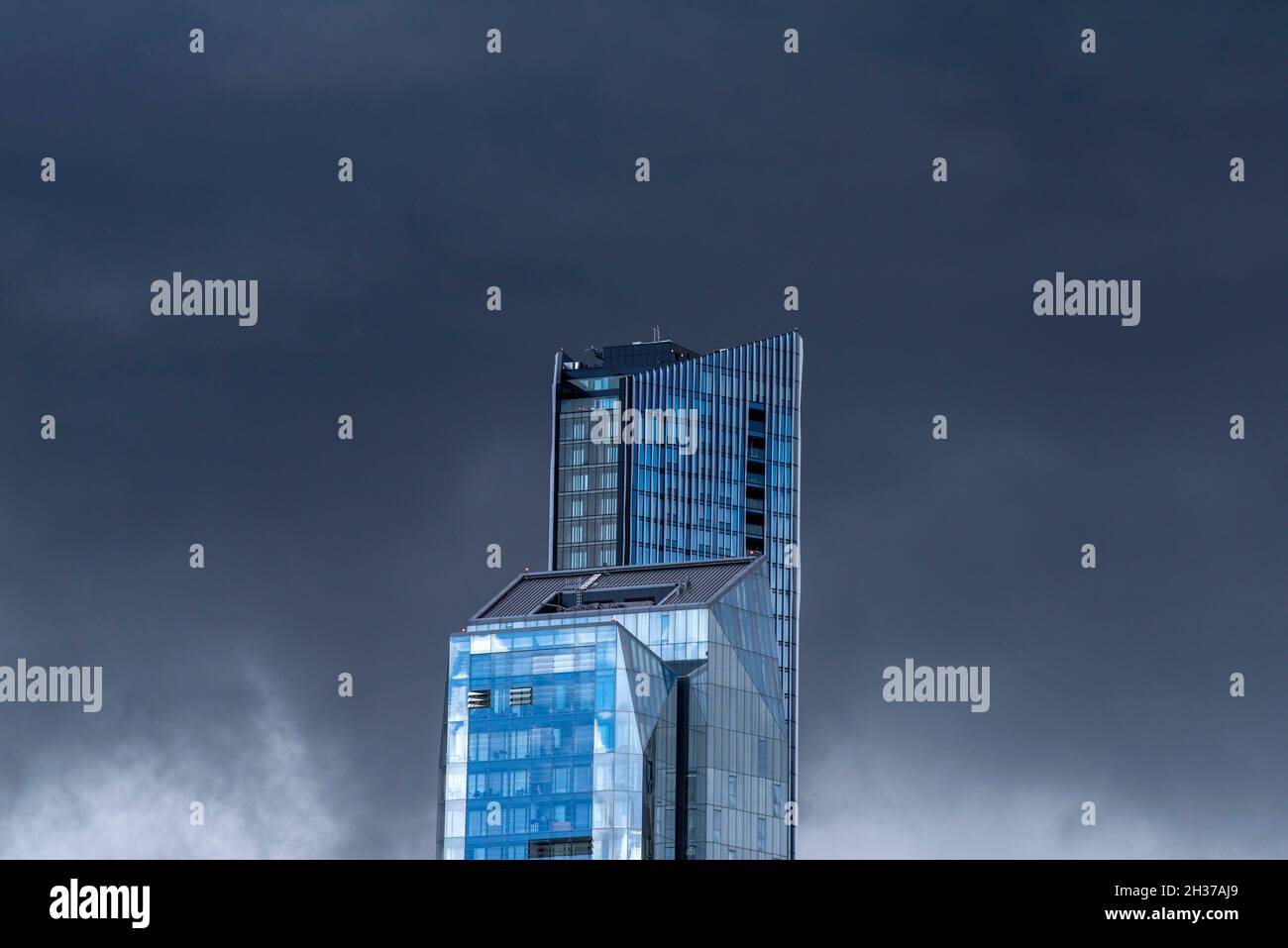 Stürmischer Tag am Dollar Bay Point in Canary Wharf, aufgenommen von der Greenwich Peninsula London, England Stockfoto