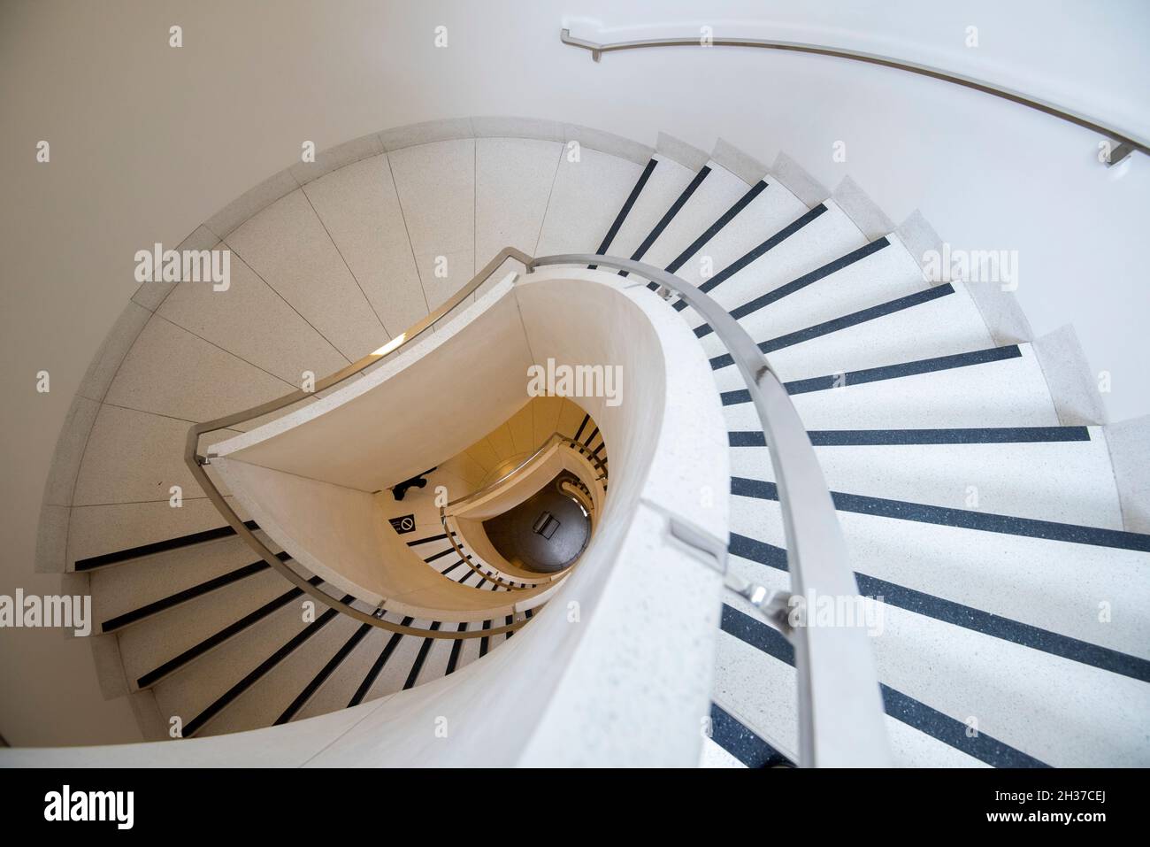 Treppe in der Tate Britain, London England Stockfoto