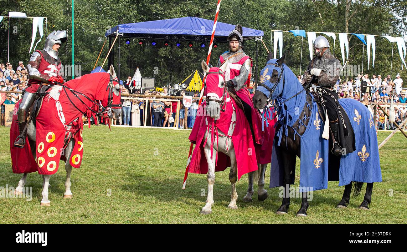 Ritter in Rüstung zu Pferd. Ritterorden, Minsk, Weißrussland, 8. September 2018 Städterlaubstag Stockfoto