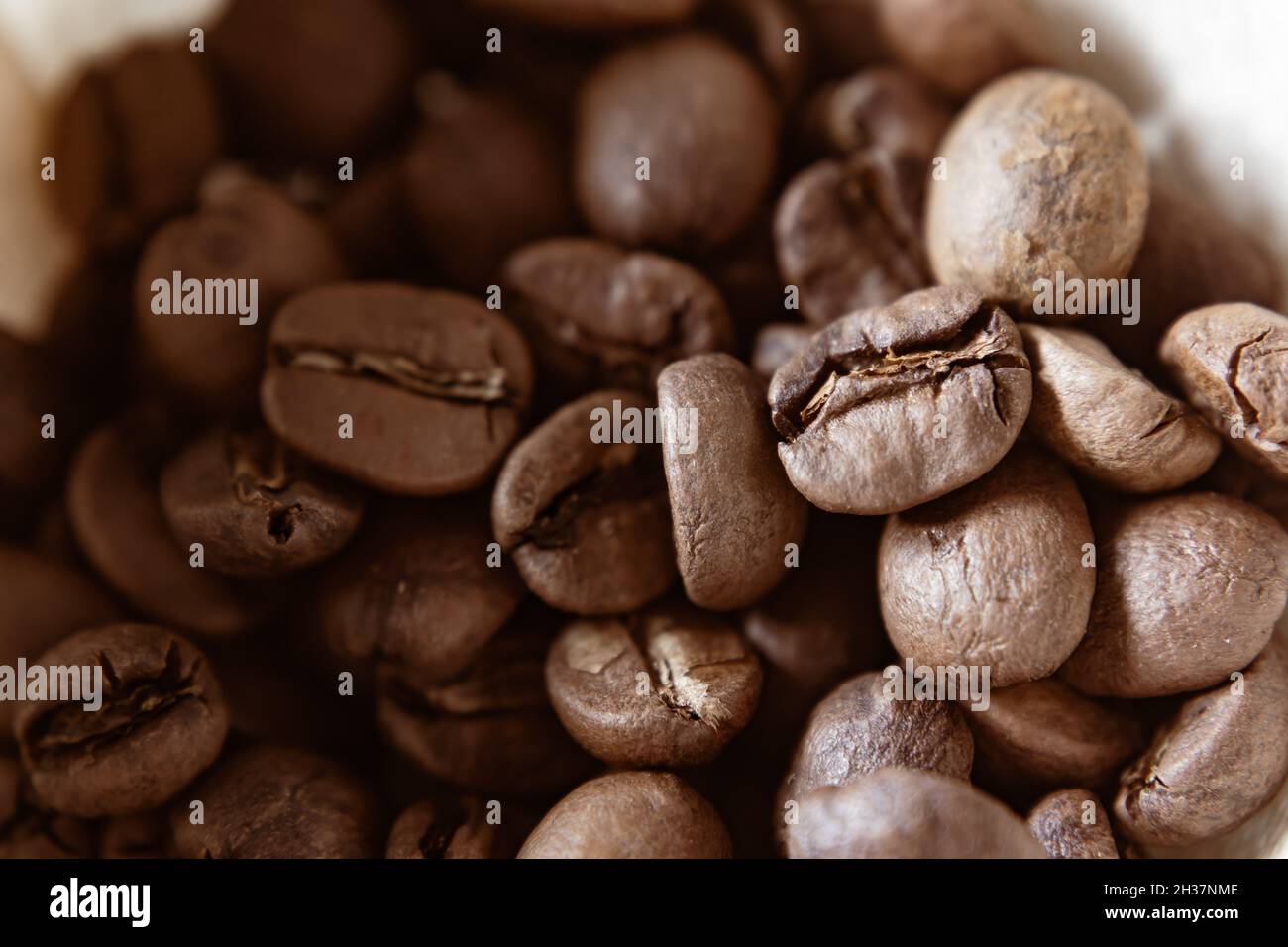 Dunkle geröstete Arabica-Kaffeebohnen Stockfoto