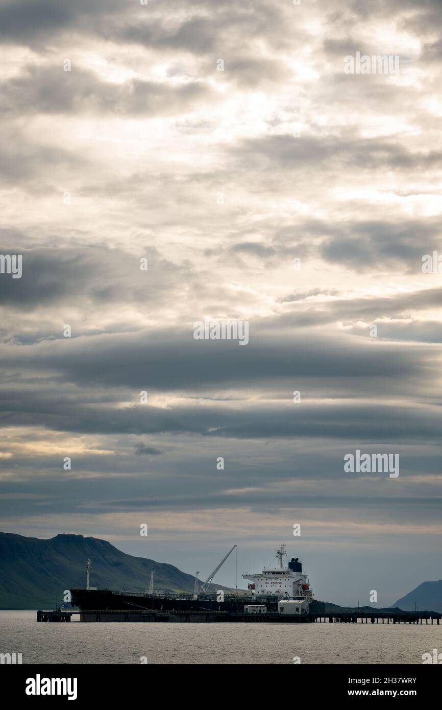 Boot in Hvalfjordur (der Walfjord) bei Akranes im Westen Islands Stockfoto