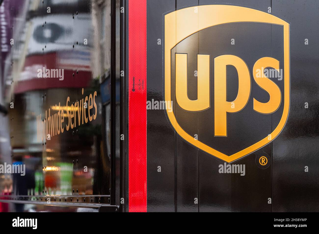 UPS Delivery Van geparkt in Cork, Irland. Stockfoto