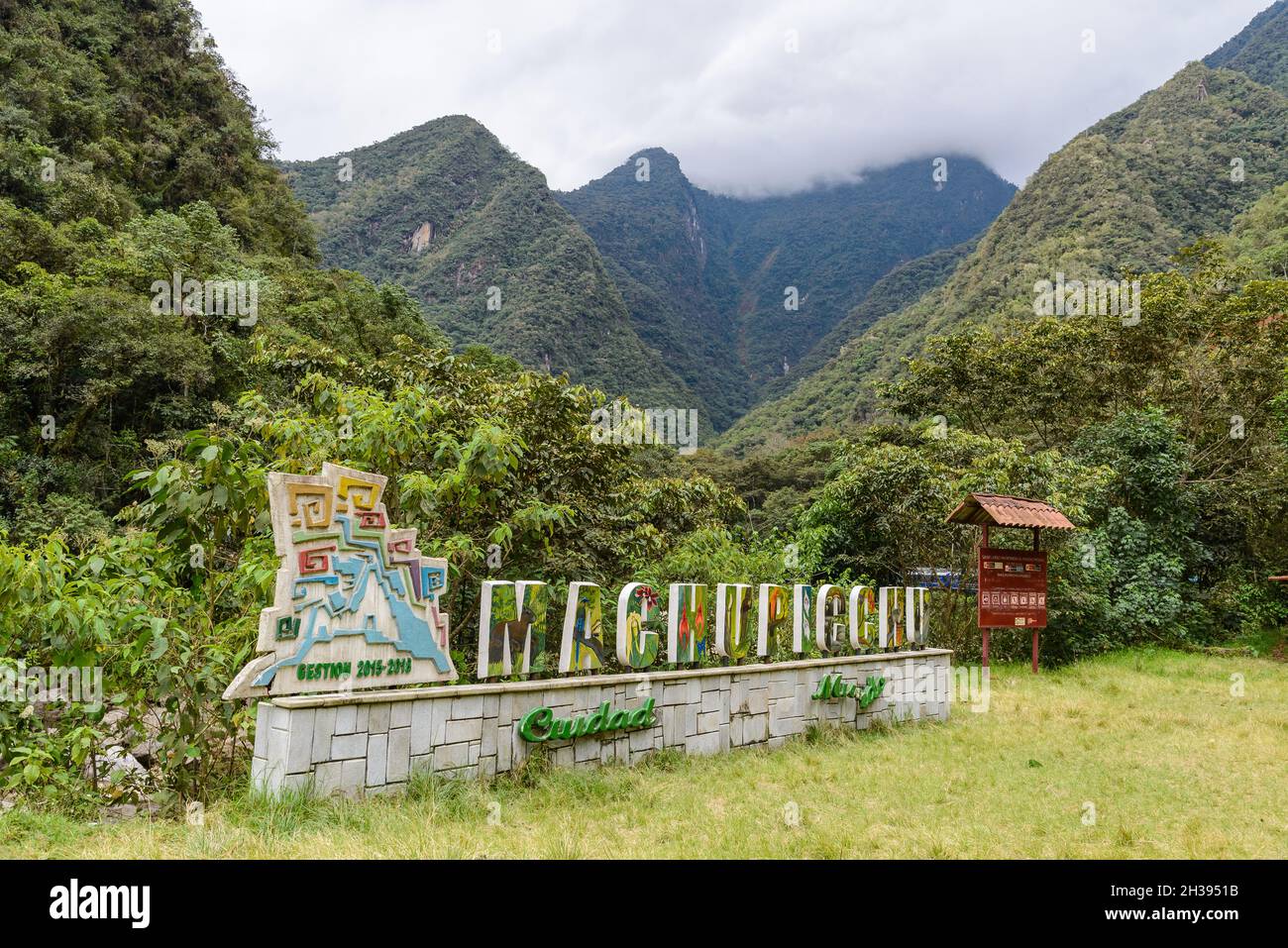 Buntes Zeichen von Machu Picchu. Aguas Calientes, Cuzco, Peru. Stockfoto
