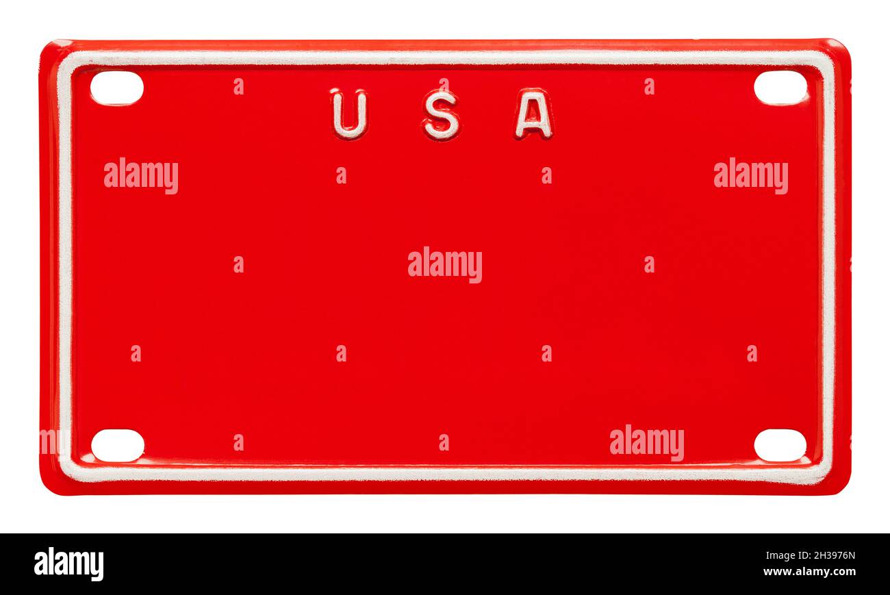 Rotes USA-Nummernschild auf Weiß ausgeschnitten. Stockfoto