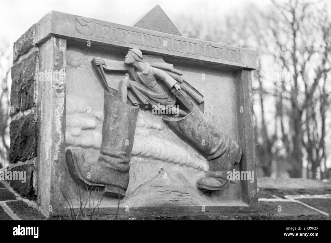 Erleichterung einer Steinmetzschule in Mayen, Deutsches Reich 1937. Relief einer chiseler Schule in Mayen, Deutschland 1937. Stockfoto