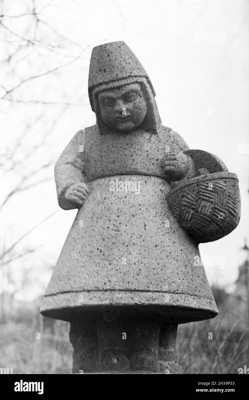 Skulptur einer Steinmetzschule in Mayen, Deutsches Reich 1937. Skulptur eines chiseler Schule in Mayen, Deutschland 1937. Stockfoto
