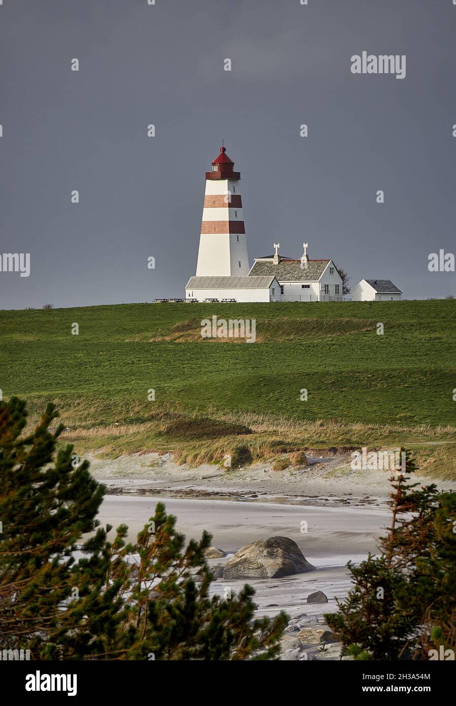 Herrlicher Strandtag auf Alnes Stockfoto