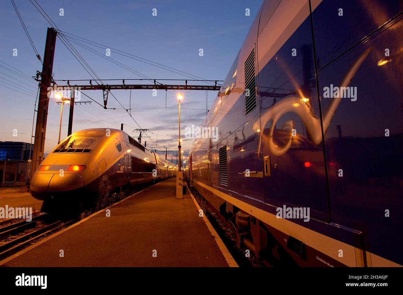 FRANKREICH. VAL DE MARNE (94) CHARENTON. SNCF FRANZÖSISCHE EISENBAHNGESELLSCHAFT - WARTUNG DES TGV-HOCHGESCHWINDIGKEITSZUGES Stockfoto