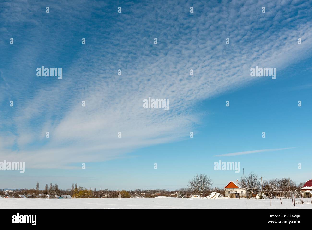 Himmlische Landschaft des Winterhimmels Stockfoto