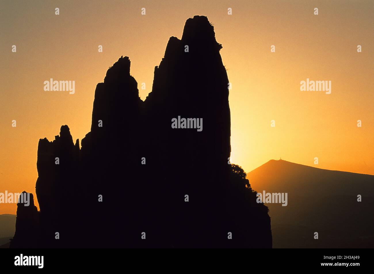 FRANKREICH. VAUCLUSE (84) REGION LUBERON. VENTOUX BERG VON DENTELLES VON MONTMIRAIL Stockfoto